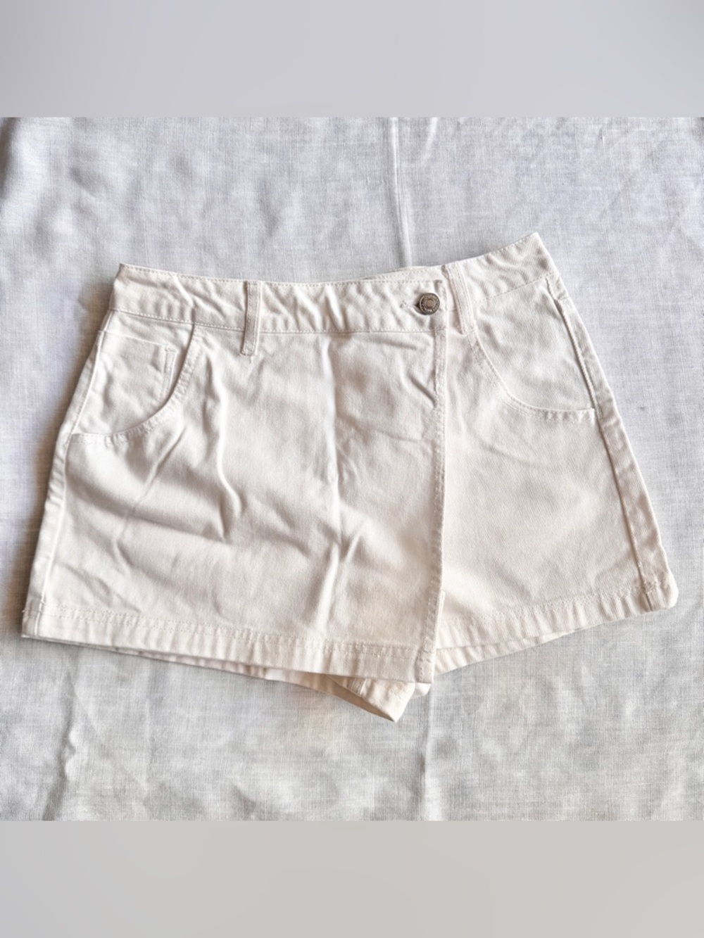Forever 21 white denim skort, size medium